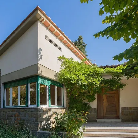 Casa Con Giardino A 100 Metri Dal Centro Storico Ferienhaus